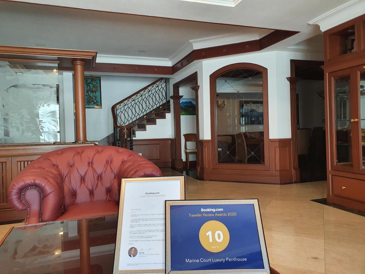 コタキナバル Marina Court Luxury Penthouseアパートホテル エクステリア 写真