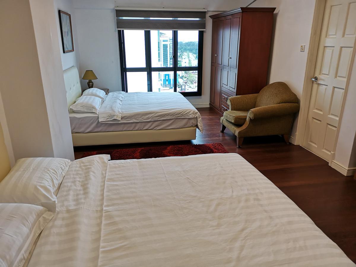 コタキナバル Marina Court Luxury Penthouseアパートホテル エクステリア 写真