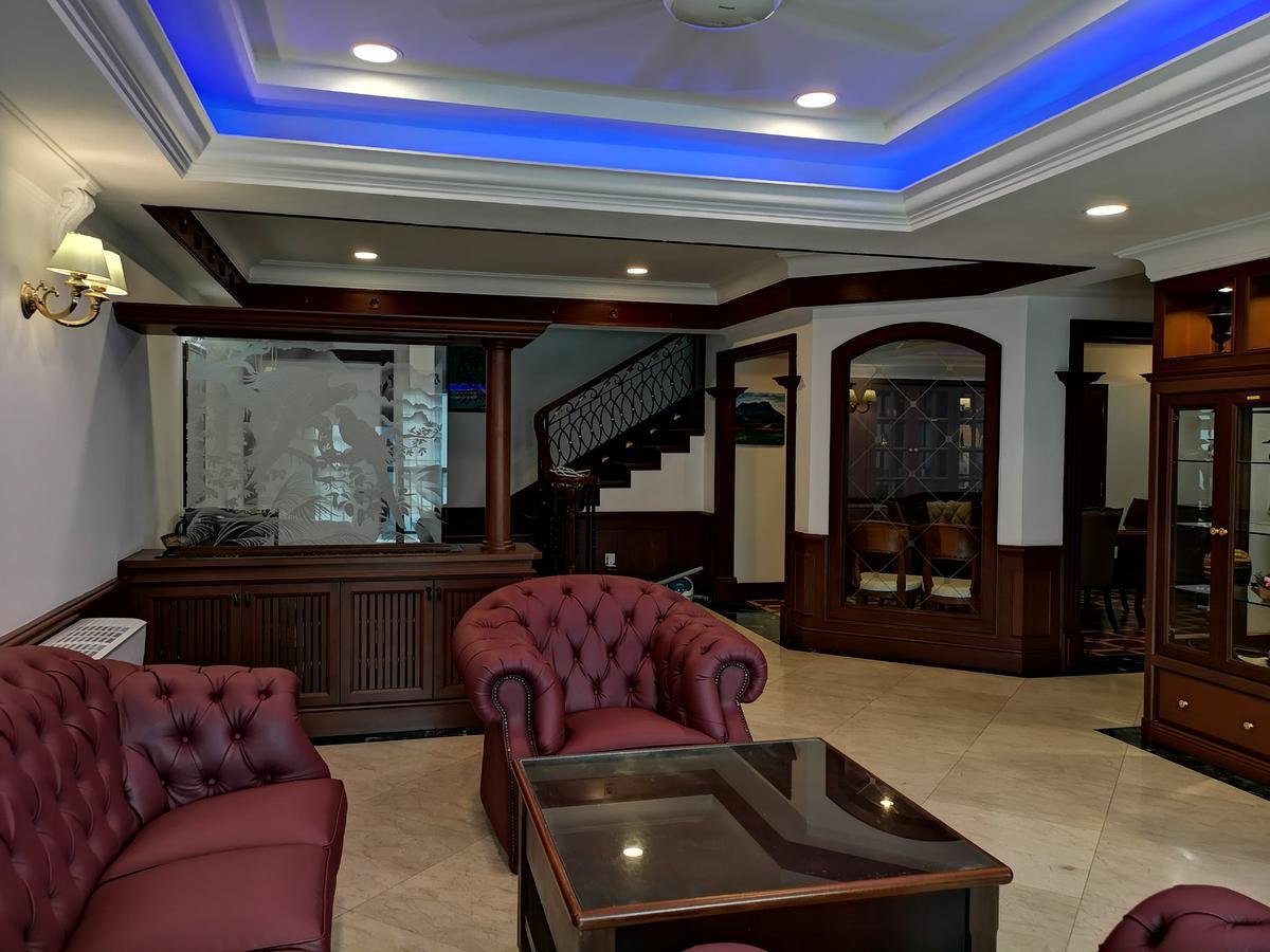 コタキナバル Marina Court Luxury Penthouseアパートホテル エクステリア 写真