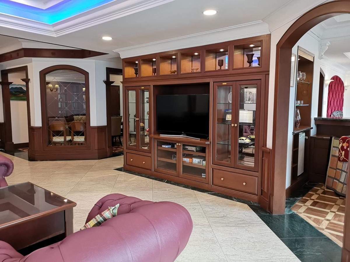 コタキナバル Marina Court Luxury Penthouseアパートホテル エクステリア 写真