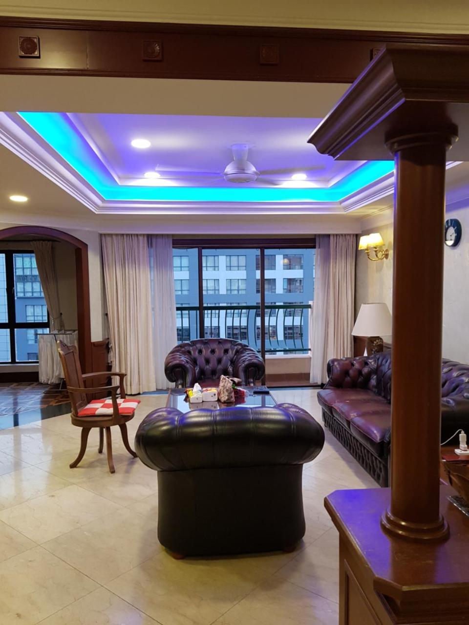 コタキナバル Marina Court Luxury Penthouseアパートホテル エクステリア 写真